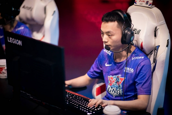 无畏契约新手指南:初始5大英雄选择与使用技巧