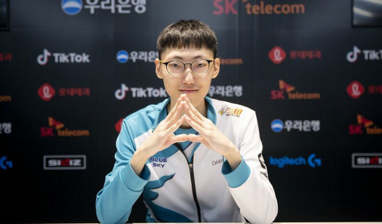 冷门游戏停运与新作联动引发玩家热议